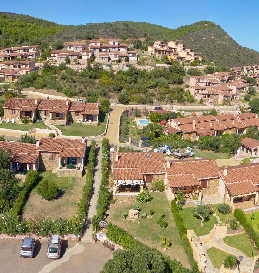 Residence Il Borgo Di Porto Corallo Виллапутцу Экстерьер фото