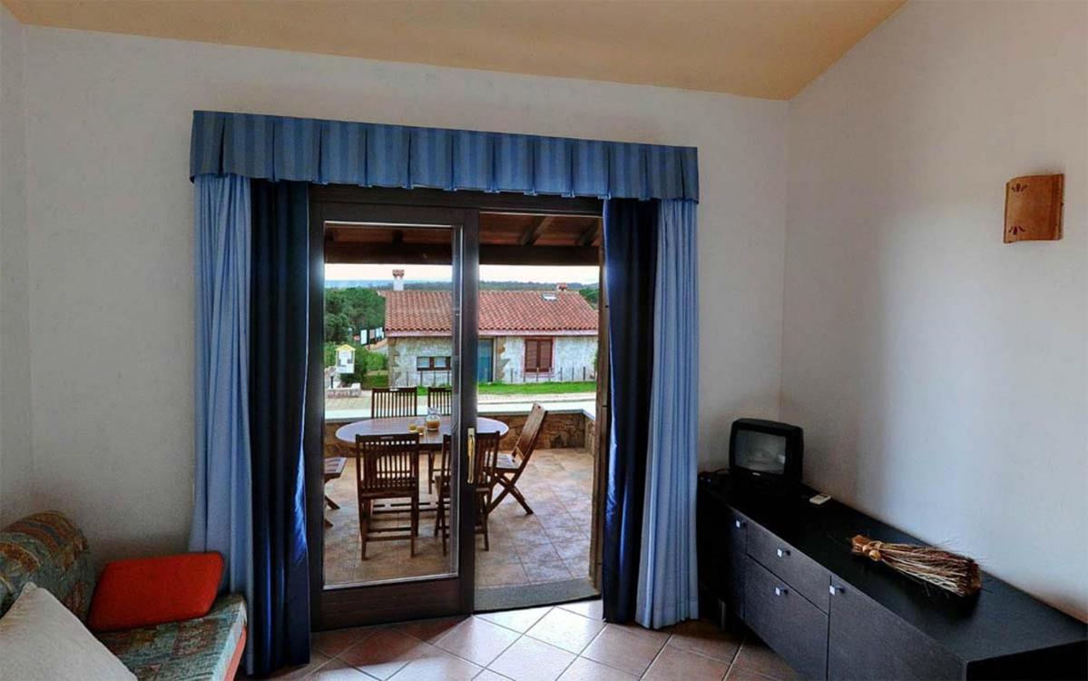 Residence Il Borgo Di Porto Corallo Виллапутцу Экстерьер фото