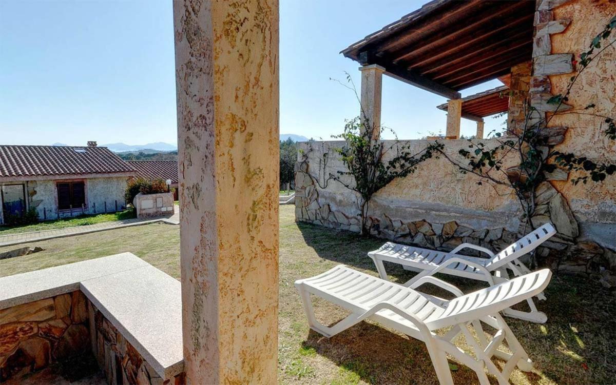 Residence Il Borgo Di Porto Corallo Виллапутцу Экстерьер фото