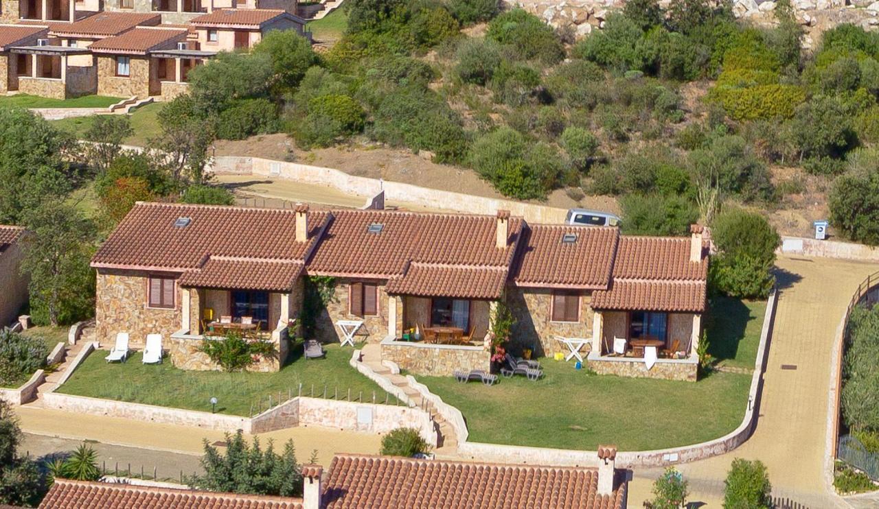 Residence Il Borgo Di Porto Corallo Виллапутцу Экстерьер фото