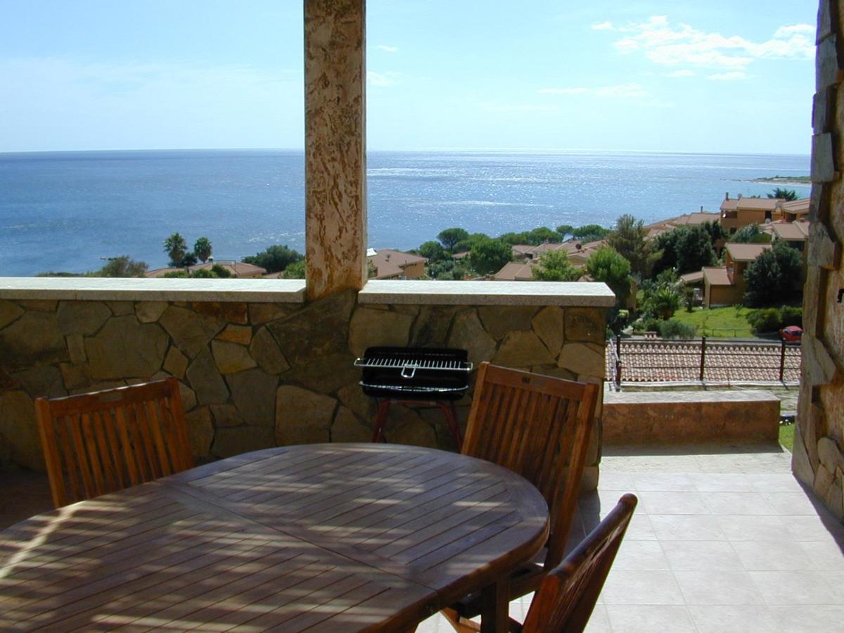 Residence Il Borgo Di Porto Corallo Виллапутцу Экстерьер фото