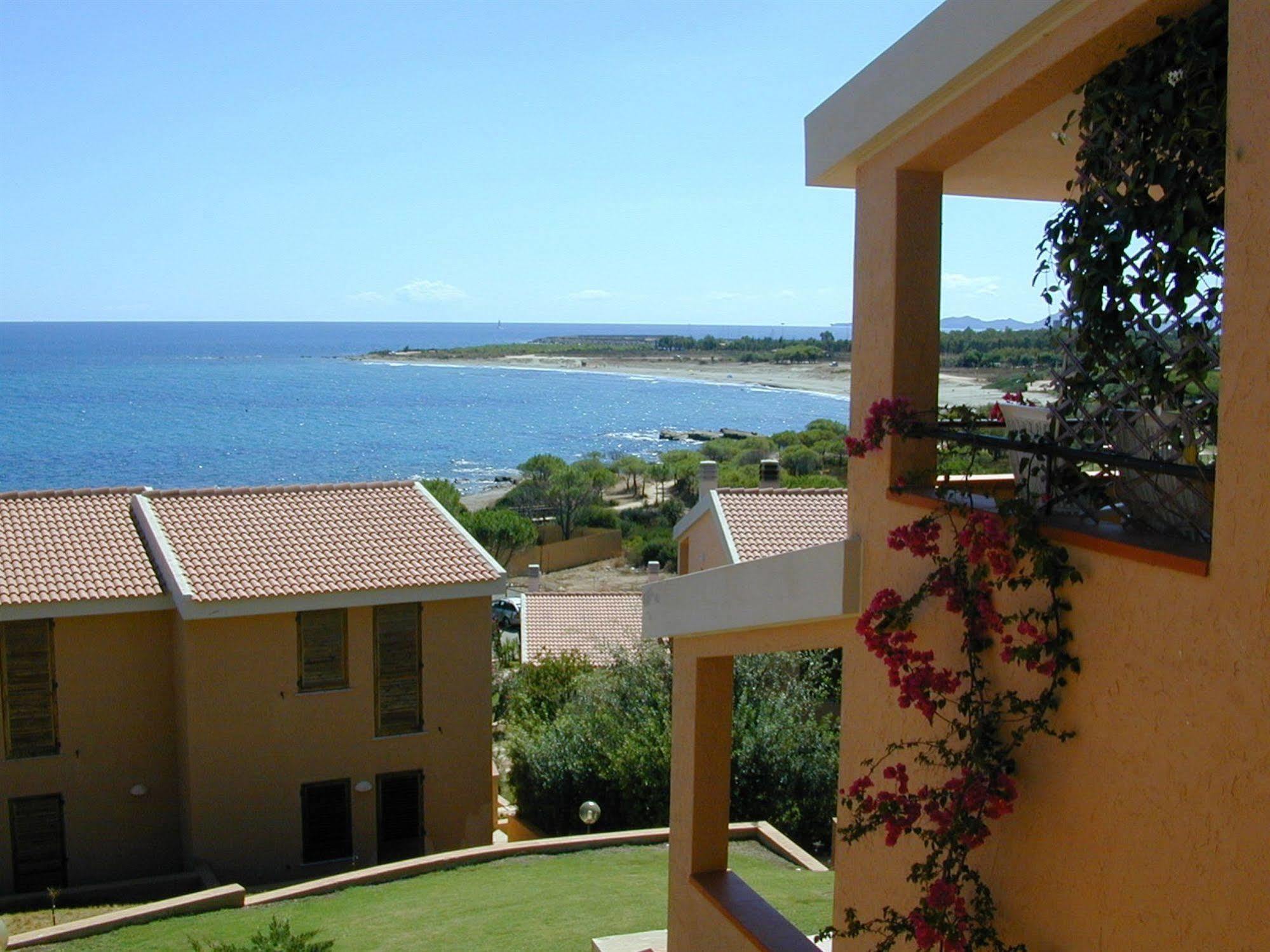 Residence Il Borgo Di Porto Corallo Виллапутцу Экстерьер фото